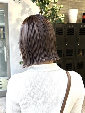 ヲタク(wotaku.) ぷつっとボブ切りっぱなしボブグレージュブラウンワンカラー髪色