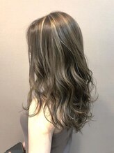 【白髪ぼかしにも◎】極細ハイライトやお白髪ぼかしにも。ハイライトも可能