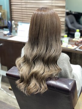 ルアン(Luan) ロングレイヤー【横浜／横浜駅】