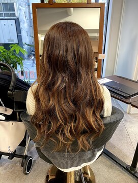 フツーロ 栄(FUTURO) プルエクステ