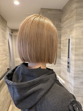 ニニ(nini) blonde bob