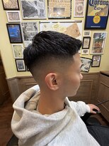 トウキョウバーバーヴァッシュ 北千住店(Tokyo Barber VASH)&nbsp;ツーブロックマッシュ/波巻き/ハイライト/束感[北千住/理容室]