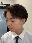 前髪の上げ下ろしが自在なマッシュ