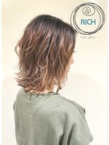 アットリッチ(@RICH)&nbsp;ゆるふわレイヤーボブ