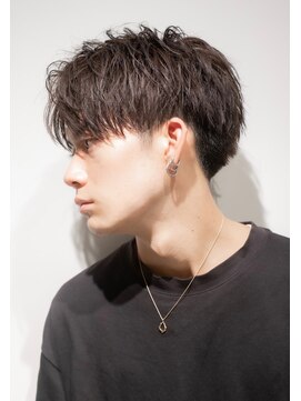 リップス レイ ギンザ(LIPPS Ray GINZA) 前下がりセンターパートナチュラルツーブロック