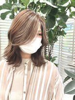 ステアケース 武蔵小杉店(stair:case)&nbsp;白髪ぼかしハイライト巻き髪ミディアム20代30代40代髪型