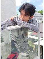 グロウミドル(GROW middle)&nbsp;黒髪センターパート×ニュアンスパーマ