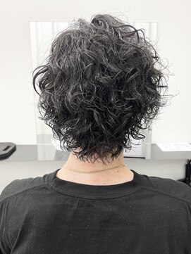 ココ 本八幡(KOKO) 波巻きツイストスパイラルフェザーパーマ刈り上げセンターパート