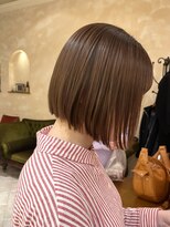 ビュートリアム265(BEAUTRIUM 265) 切りっぱなしボブ ミニボブ ブリーチなしベージュ ぱつっとボブ