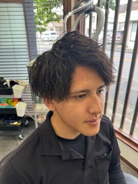 エイト(AITE) ベリーショート/ダークアッシュ/ニュアンスパーマ/韓国マッシュ