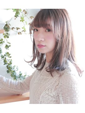 サロン ド ユーア(salon de yuua) 中区大手町美容院　シナモンベージュ　外ハネロブスタイル