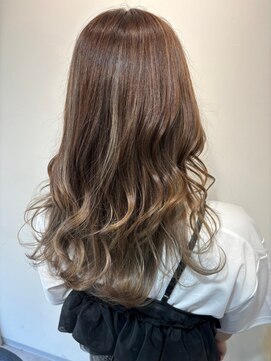 トゥーン 川崎店(TOON) ブリーチなし/アッシュカラー/ゆる巻きロング