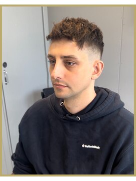 ジジバイワースホワイル(jiji by WORTH WHILE) 外国人風パーマウルフカルマパーマベリーショートダークアッシュ