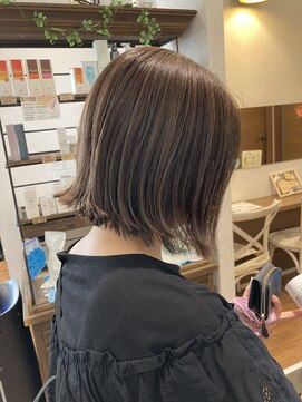 フェイバリットビューティシャルム(Favorite Beauty Charme) 上大岡で切りっぱなしボブ×透明感たっぷりグレージュカラー