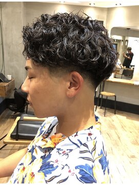 アミ 高崎(amie) ツイストスパイラルパーマショートレイヤーマッシュツーブロック