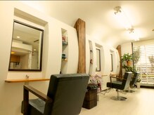 ヘアーサロン ヒダマリ(Hair Salon Hidamari)の雰囲気（　　　　　　　☆セット面　3席☆）