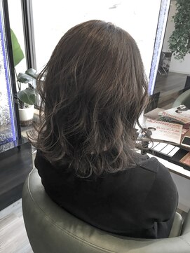 ヘアースパリゾート リアン 燕三条店(Lien) ラベンダーアッシュ_ハネミディボブ