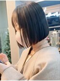 丸くならないストレートボブ