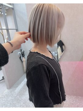 ロンド レア 天神大名店(Lond Le’a) ダブルカラーミルクティーベージュカラーケアブリーチ韓国ボブ