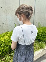 セブンベルベット(7 Velvet)&nbsp;結婚式、カジュアルにも！おだんごヘアアレンジ