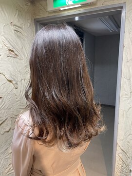 ロッソバイアルター 鎌取(ROSSO by aL-ter) 【ピンクベージュ/インナーグレージュ/ウルフ】千葉香奈