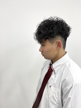 アウラ 高岡店(AULA) 前下がりスパイラル