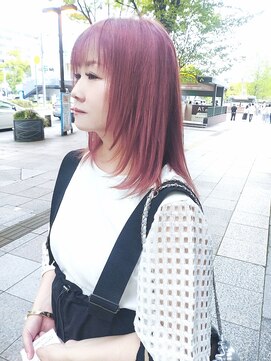 ハイストリートヘア(High street Hair) 大人の派手髪ミディアムレイヤー×ピンクベージュ