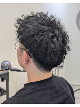 リグレイス(Re×Grace) ショートスタイル刈り上げツイストパーマアップバング