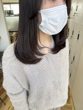 リジー(Litzy) 顔まわりレイヤーカット【三國麗奈】