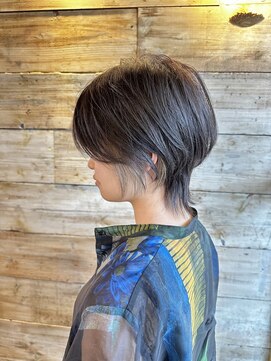 プアヒール(pua heal) ショートウルフとインナーカラー