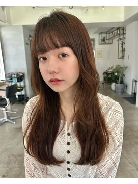 シア(SHEA gakugeidaigaku) ふわっと馴染む、ナチュラル柔らかレイヤー