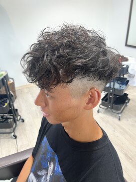 ティーアウト(T-OUT) 外国人風スペインカール