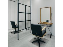 オクト ヘアー(octo hair)の雰囲気（半個室のセット面。リラックスしていただけます。）