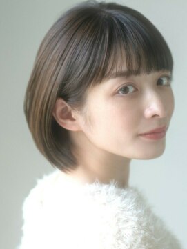 エミュ 表参道 青山(emu) 【emu井上信洋】耳かけがキレイな丸みショートボブ【エミュ】