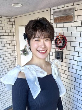 フェリーチェ(Felice) ショートアレンジ  艶感ピンクメイク 参列ヘア デートヘア