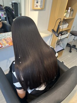 まっすぐすぎない自然なストレート◎grinなら縮毛矯正も柔らかく、毎日が心地よい髪へ◇