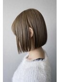 ぱっつんボブ×ミルクティーカラー
