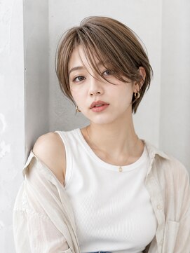 ワゴンバイアフロート(Wagon by afloat) レイヤーショート×ミルクベージュ20代30代40代丸顔面長池袋