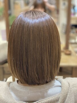 エクリ 麻布十番(equri) 大人ハイライトのツヤ感ボブ