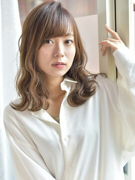 イリーブ(elieve) シアカラーで大人かわいい艶髪◇透明感×ゆるふわレイヤー