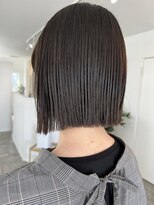 イロ(iro.)&nbsp;切りっぱなし◎ぱっつんボブ