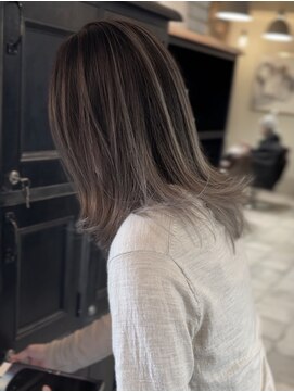 エル(L) balayage【White beige】