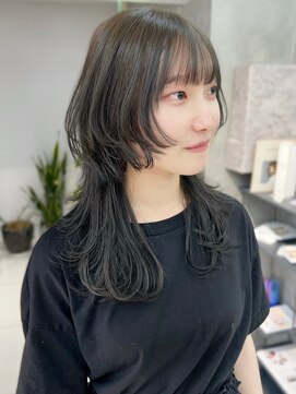 ヴェイン 渋谷(vain) ウルフカット 姫カット アッシュグレーカラー 顔周りカット