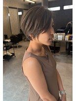 スレイ(SLAY)&nbsp;ショートヘア×ハイライトカラー