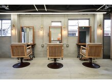 ラモード(LAMODE)の雰囲気（真鍮ランプと韓国風のミニマルで可愛い店内のマンツーマン接客）