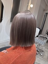 ストレータ バイ マリオ(Strata by mario)&nbsp;【mami】ニュアンスベージュ×切りっぱなしボブ