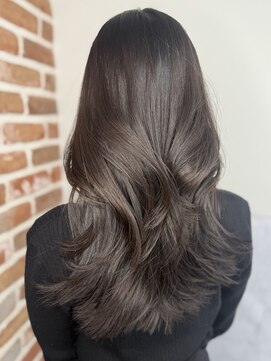 エニー 栄(Any) 韓国レイヤー×透明感たっぷりグレージュ