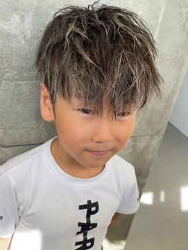 キング(K!ng) 縮毛矯正髪質改善ハイライトレイヤーカット枚方美容室エクステ