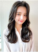 後れ毛が可愛い顔周りハイレイヤーロングチェリーブラウン