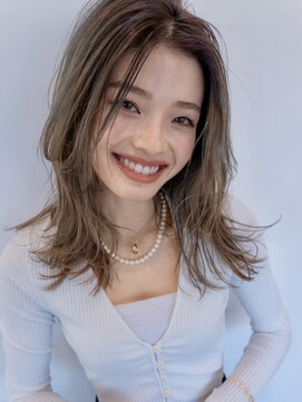 ユートゥイーズ 鎌倉(U too e's) 《U too e's 鎌倉》柔らかなベージュ/グレージュダブルカラー